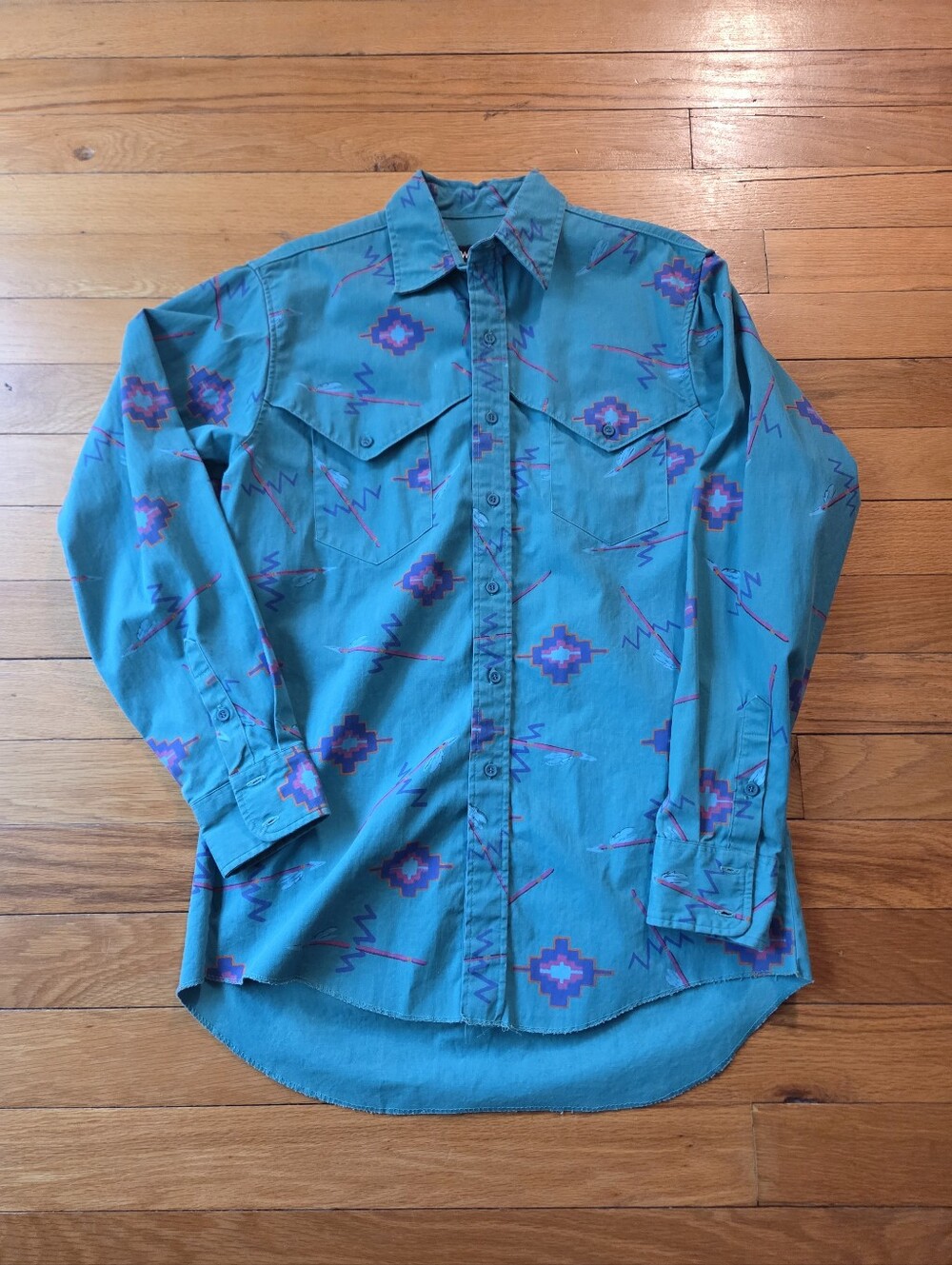 Vintage Wrangler Mens Turquoise Aztec Print Size 15 1/2 34